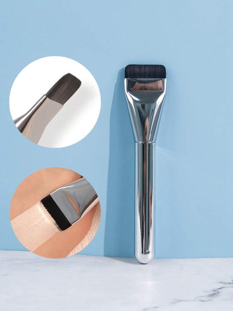 Foundation Brush - Perfect Blend for Flawless Makeup