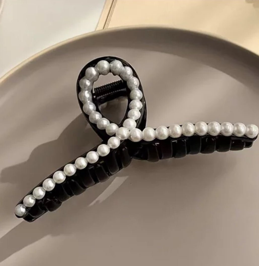 Faux Pearl Hair Grip – Stylish Hair Clip for a Touch of Elegance