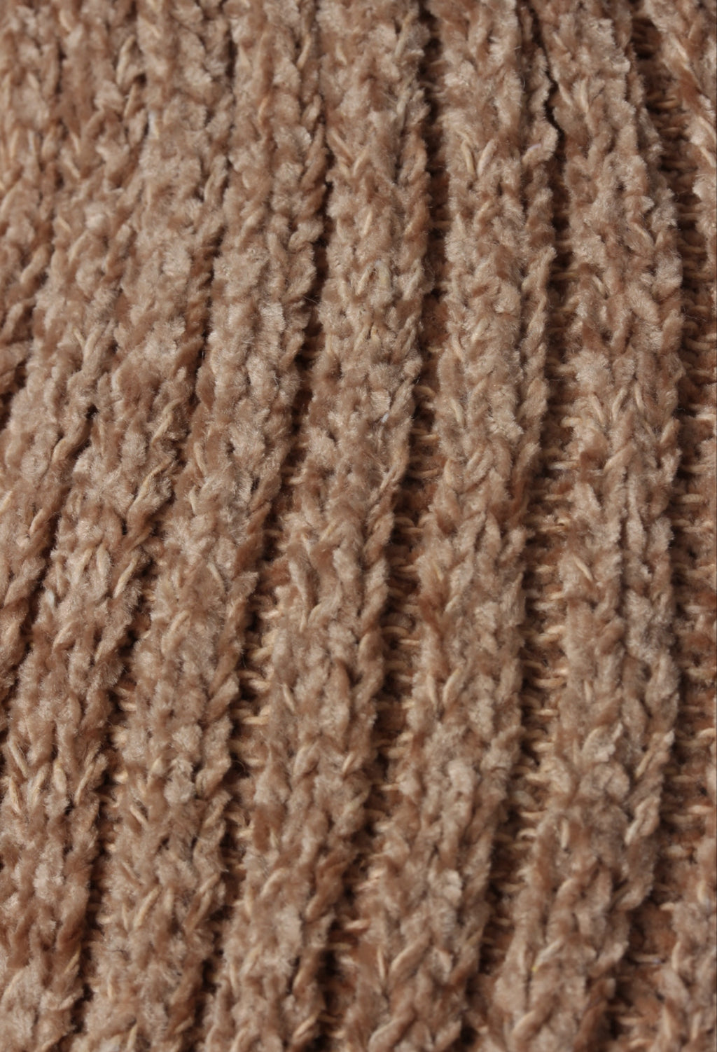 Thick Ribbed Beanie with Fleece Lining – R Logo Style