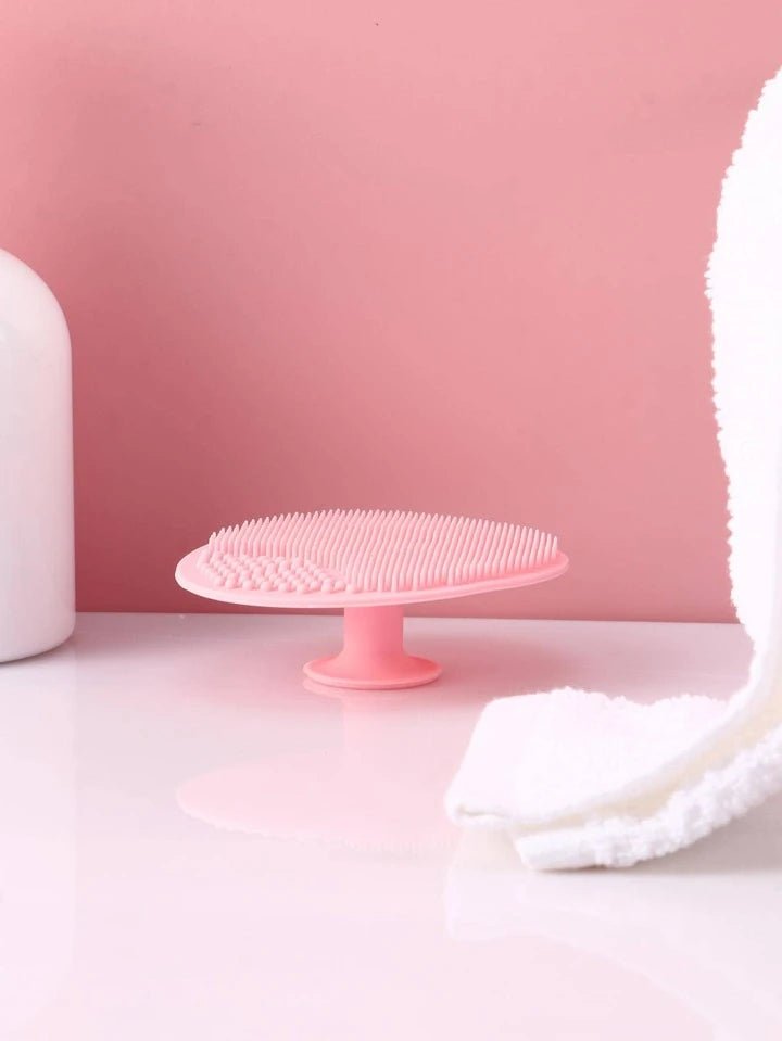 Silicone Facial Scrubber with Suction Base – Gentle Exfoliating Brush