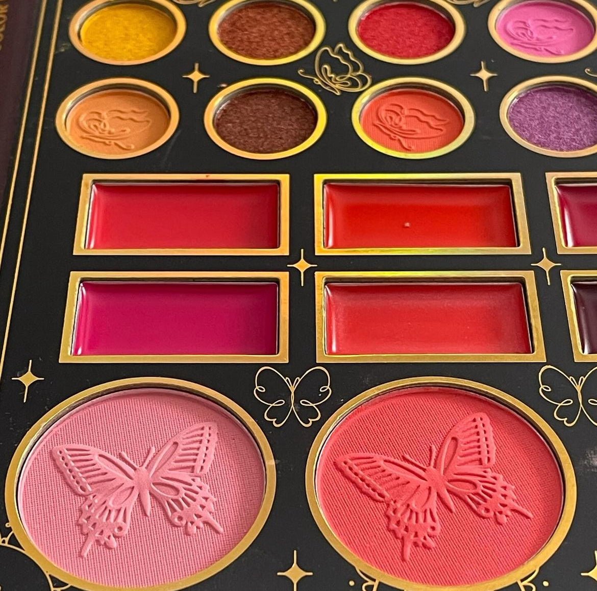 IGOODCO 58 Color Eye & Face Palette - Versatile Makeup Palette