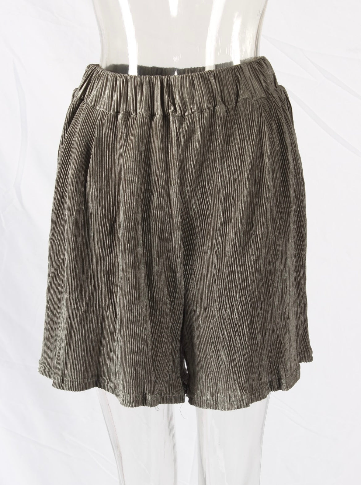 Pleated frill elastic waist shorts