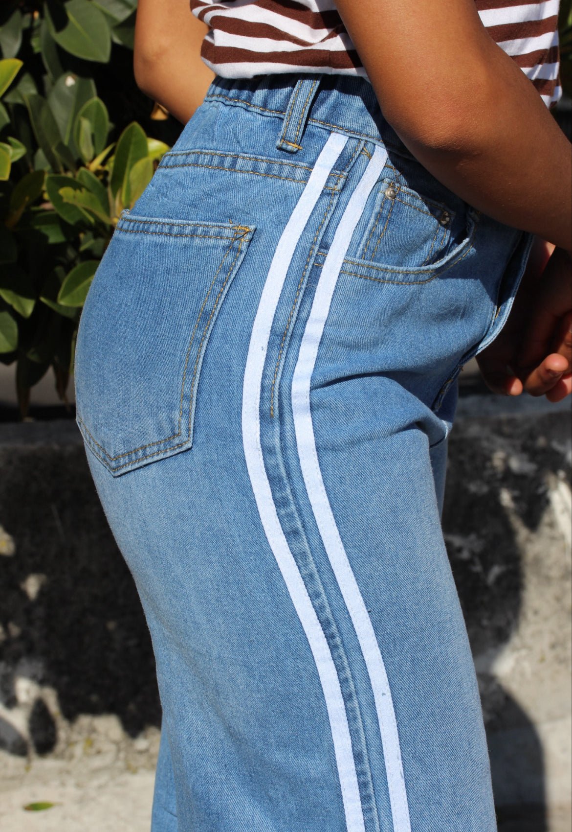Striped Wide-Leg High-Waist Jeans – DYQ 372