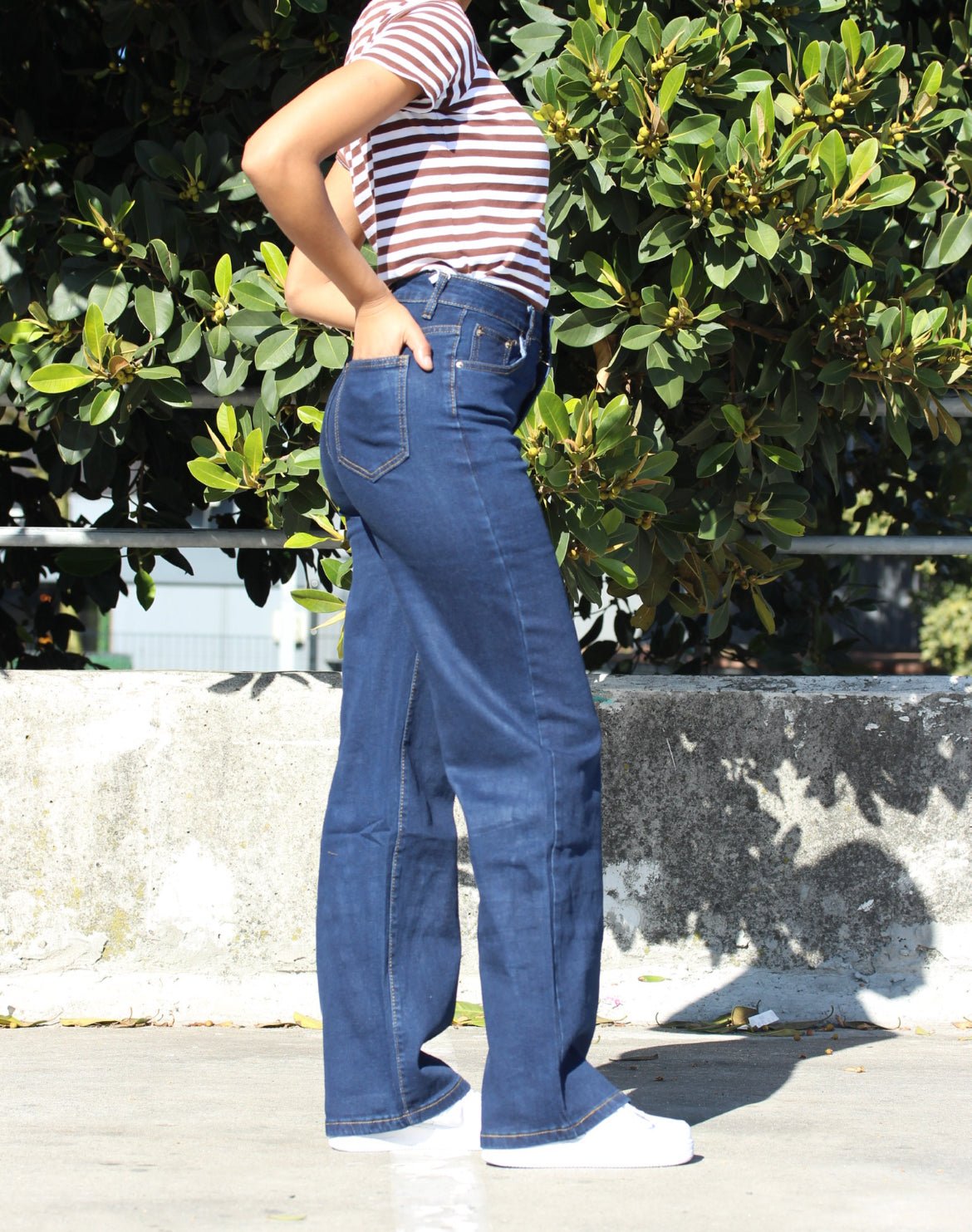 Wide-Leg High-Waist Jeans – DYQ 383