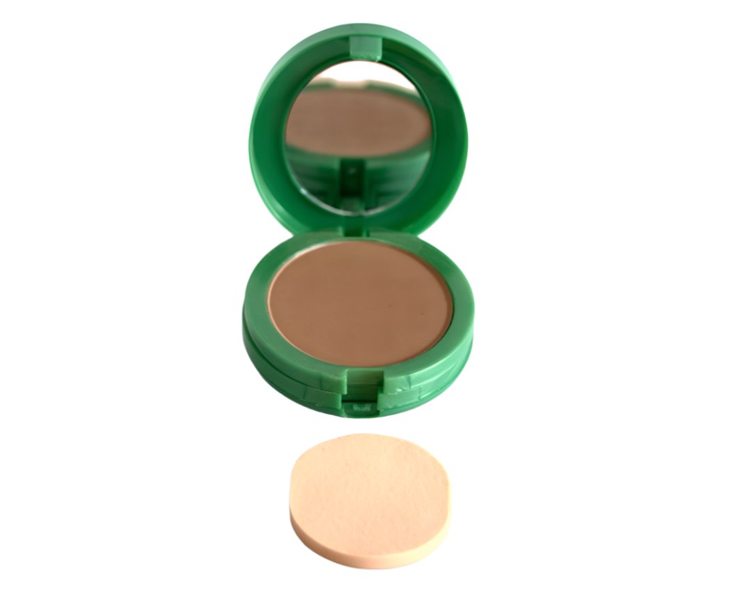 Green Tea Compact Powder 39g – Natural Finish & Skin Nourishment