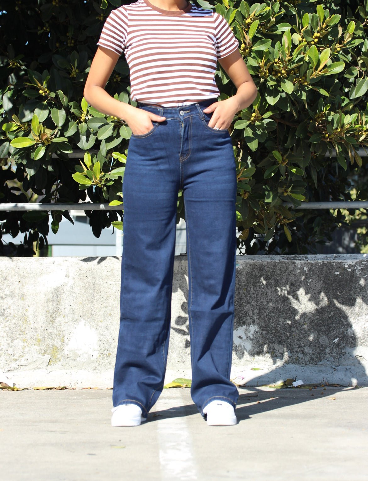 Wide-Leg High-Waist Jeans – DYQ 383