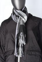 Monochrome Plaid Fringe Scarf – Classic Streetwear Style