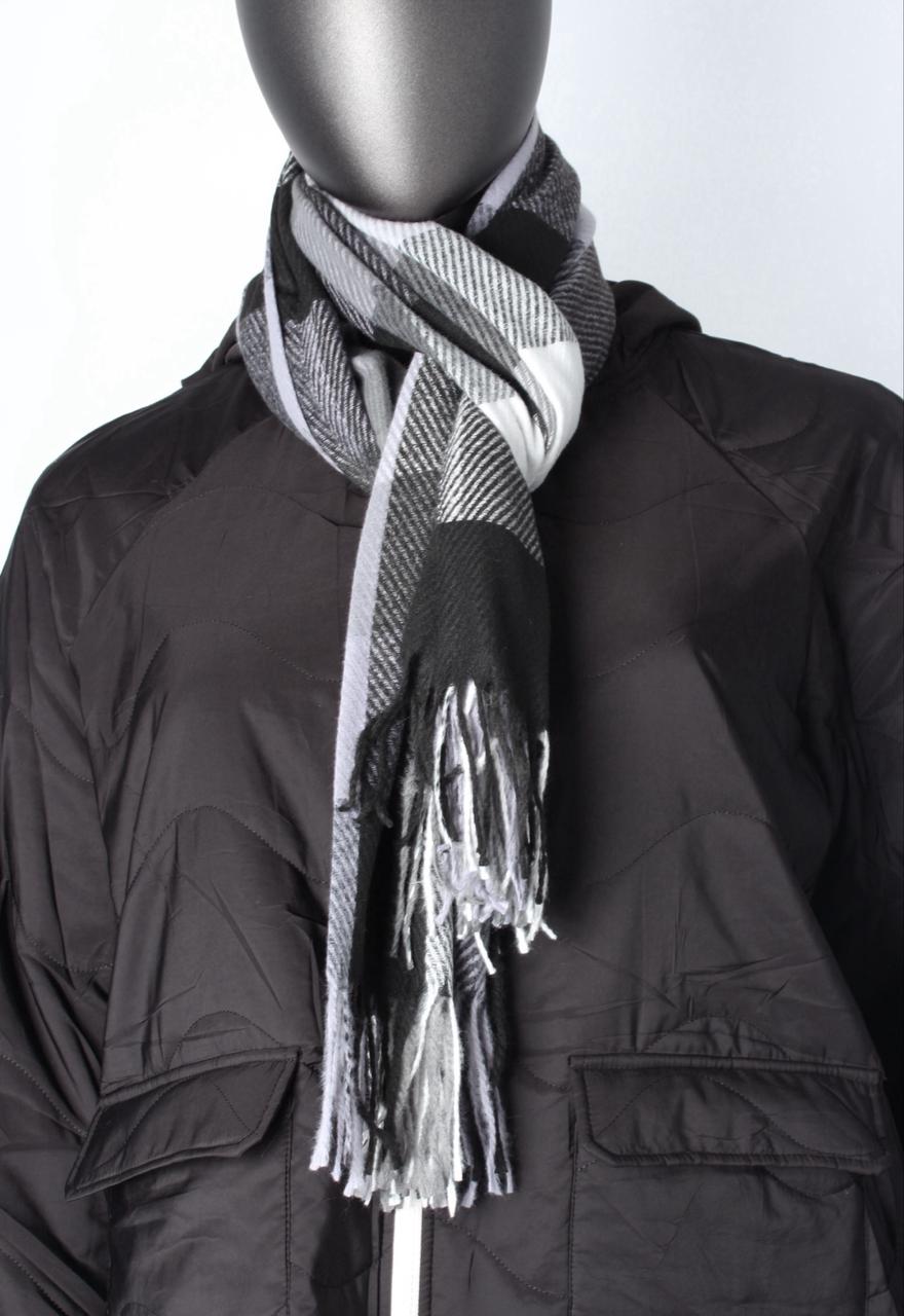 Monochrome Plaid Fringe Scarf – Classic Streetwear Style