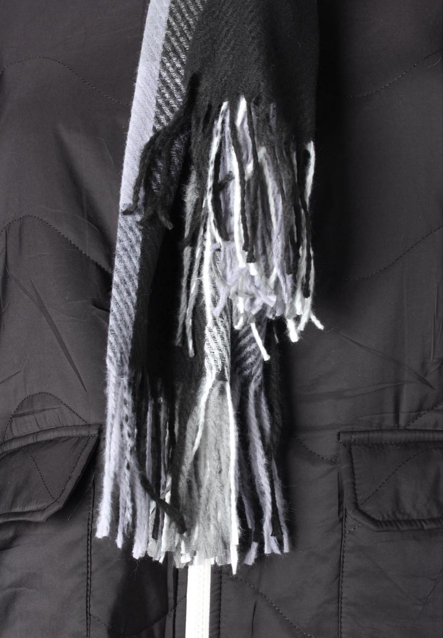 Monochrome Plaid Fringe Scarf – Classic Streetwear Style