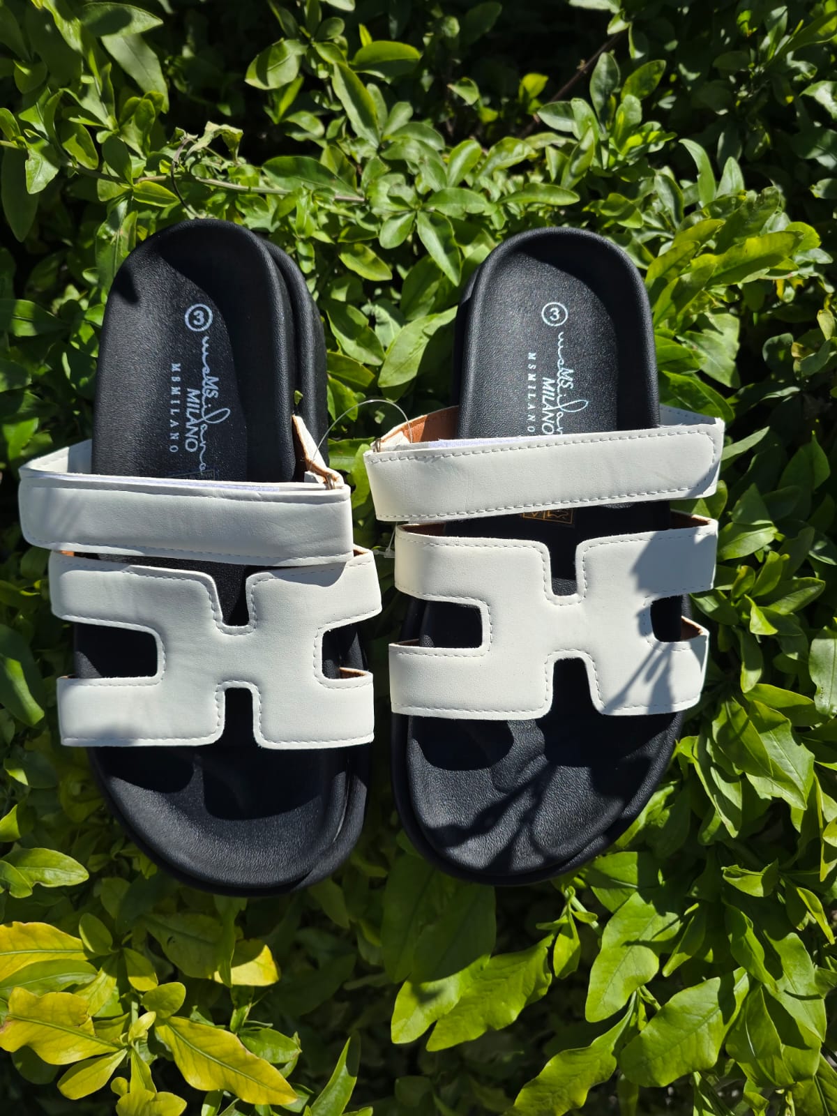 Women's Cut Out Slide Sandals- Comfortable Flat Summer Shoes