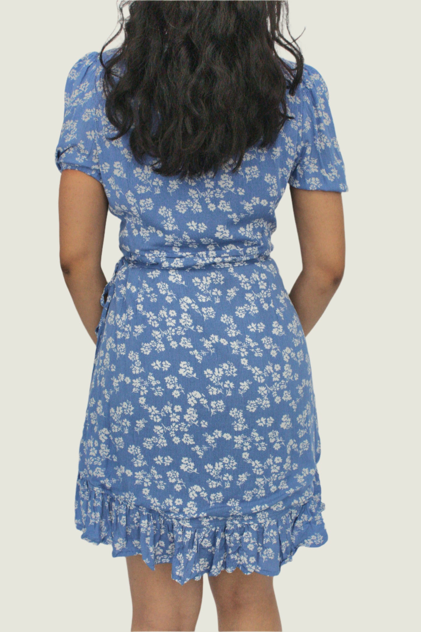 Chic Patterned Wrap Dress – Short Sleeve V-Neck Summer Essential