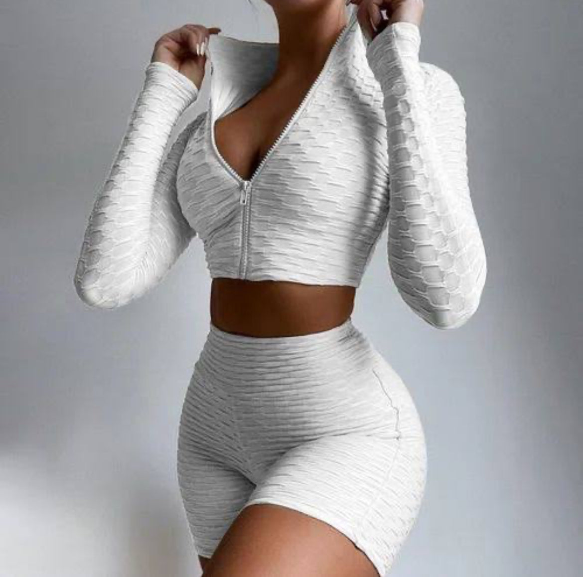 Long Sleeve Crop Top And Shorts Gym Set XD21