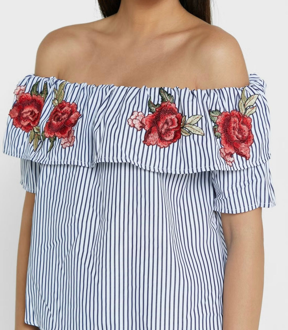 Rosé embroidery off shoulder grill top XD21