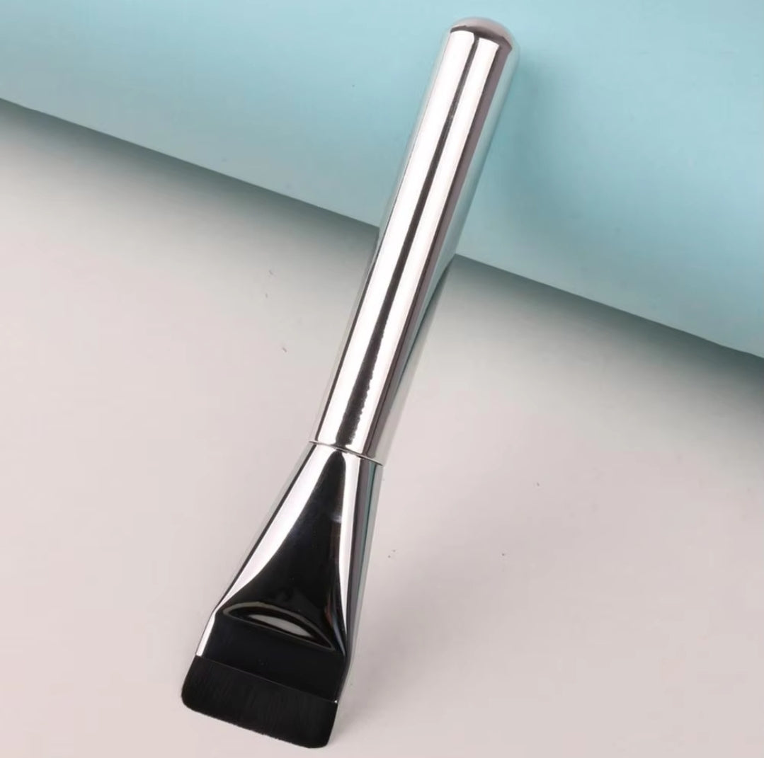 Foundation Brush - Perfect Blend for Flawless Makeup
