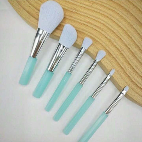 6-Piece Travel Makeup Brush Set with Case - Perfect for On-the-Go Beauty