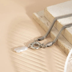 Snake Bone Chain Irregular Imitation Pearl Necklace - XD21