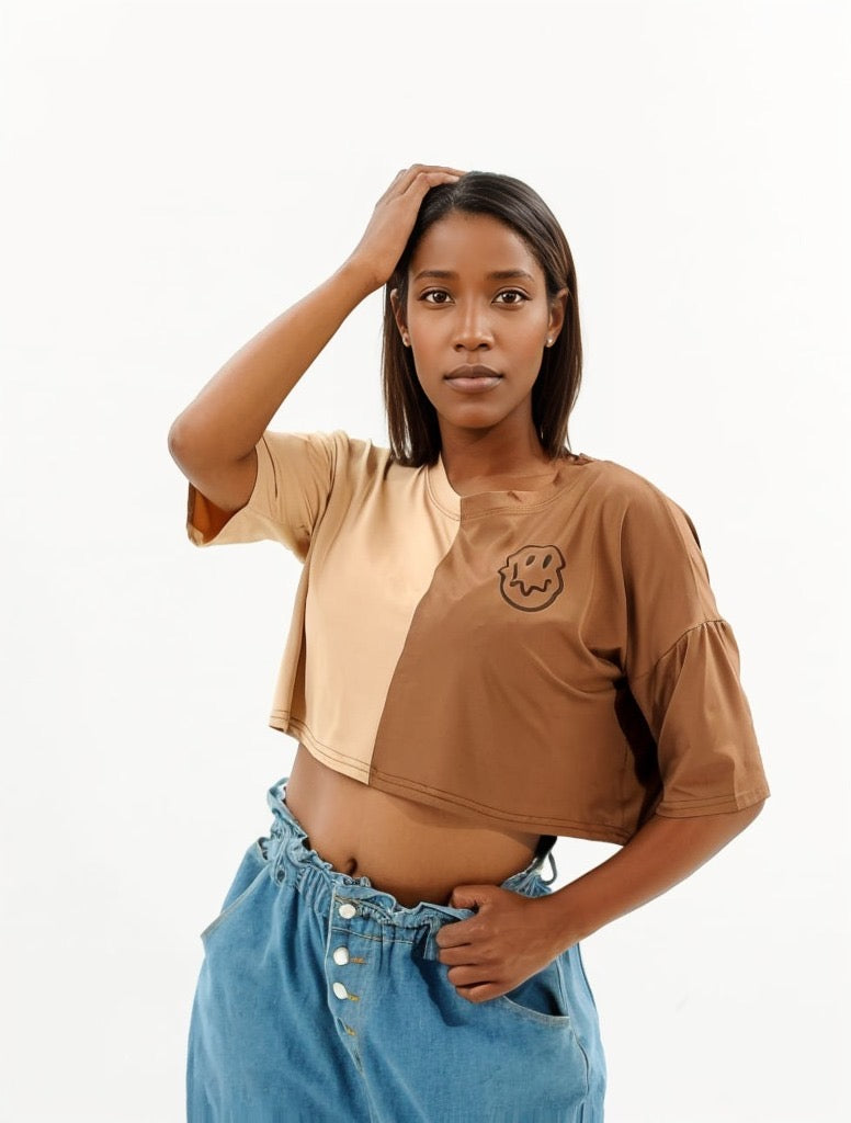 Two Toned Smiley Cropped T-Shirt XD21