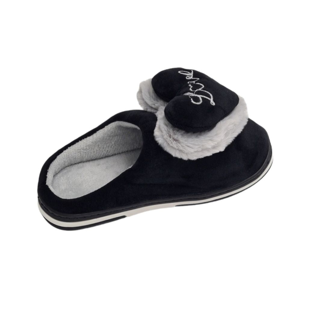 Comfy Winter Slippers with Heart Detail – Soft, Warm & Stylish Lounge Footwear