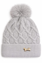 Women’s Cable Knit Pom Pom Beanie