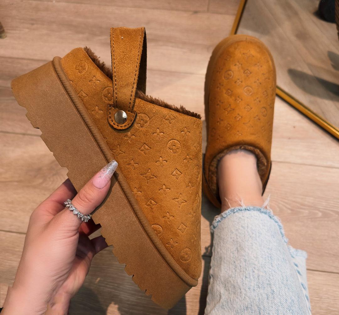 Trendy Shearling-Lined Mule Clogs