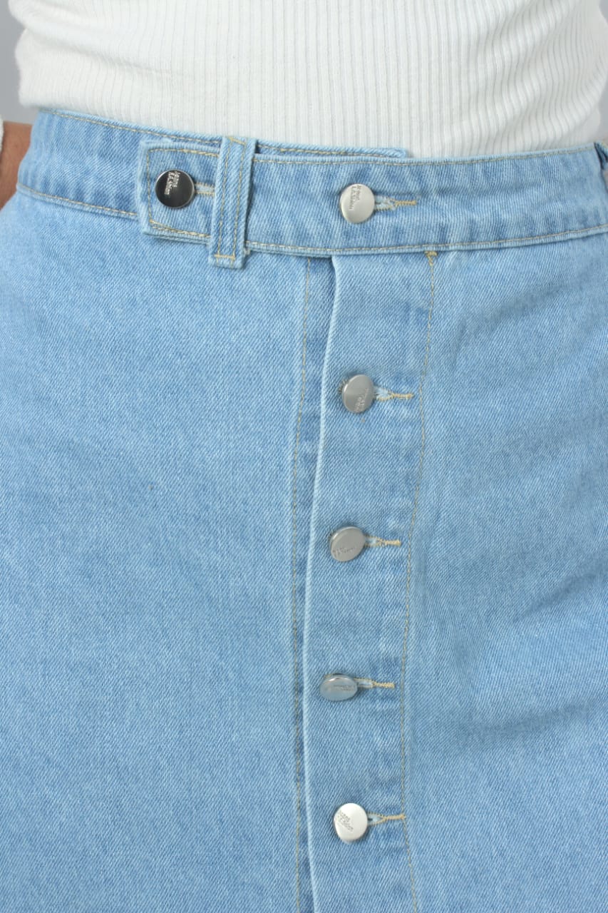 High-Waisted Light Wash Button-Down Denim Skirt Curve