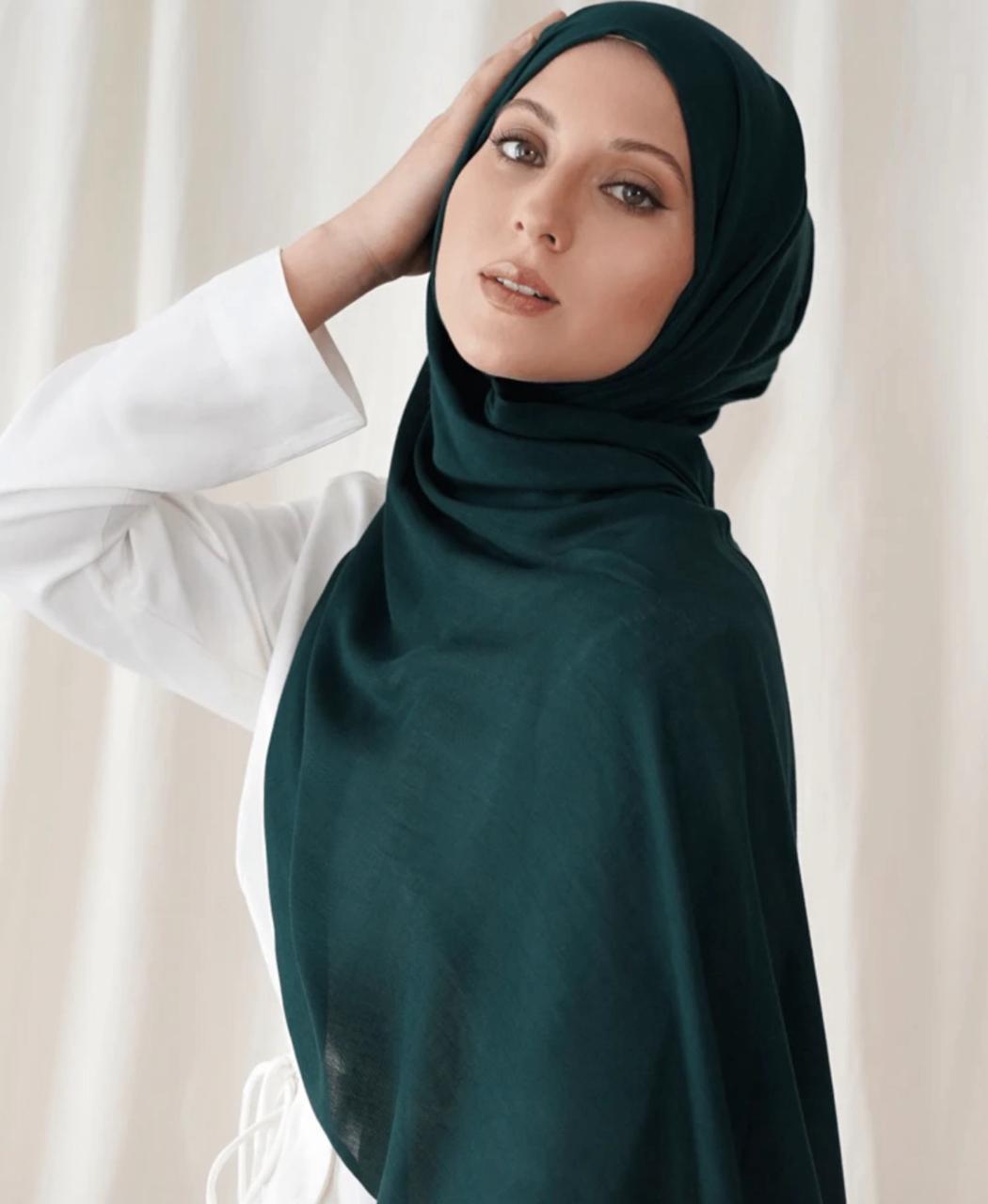 Lightweight Chiffon Scarf – Elegant, Airy & Versatile Accessory