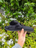 Plush Heart Accent Slippers – Cozy Soft Indoor Slide