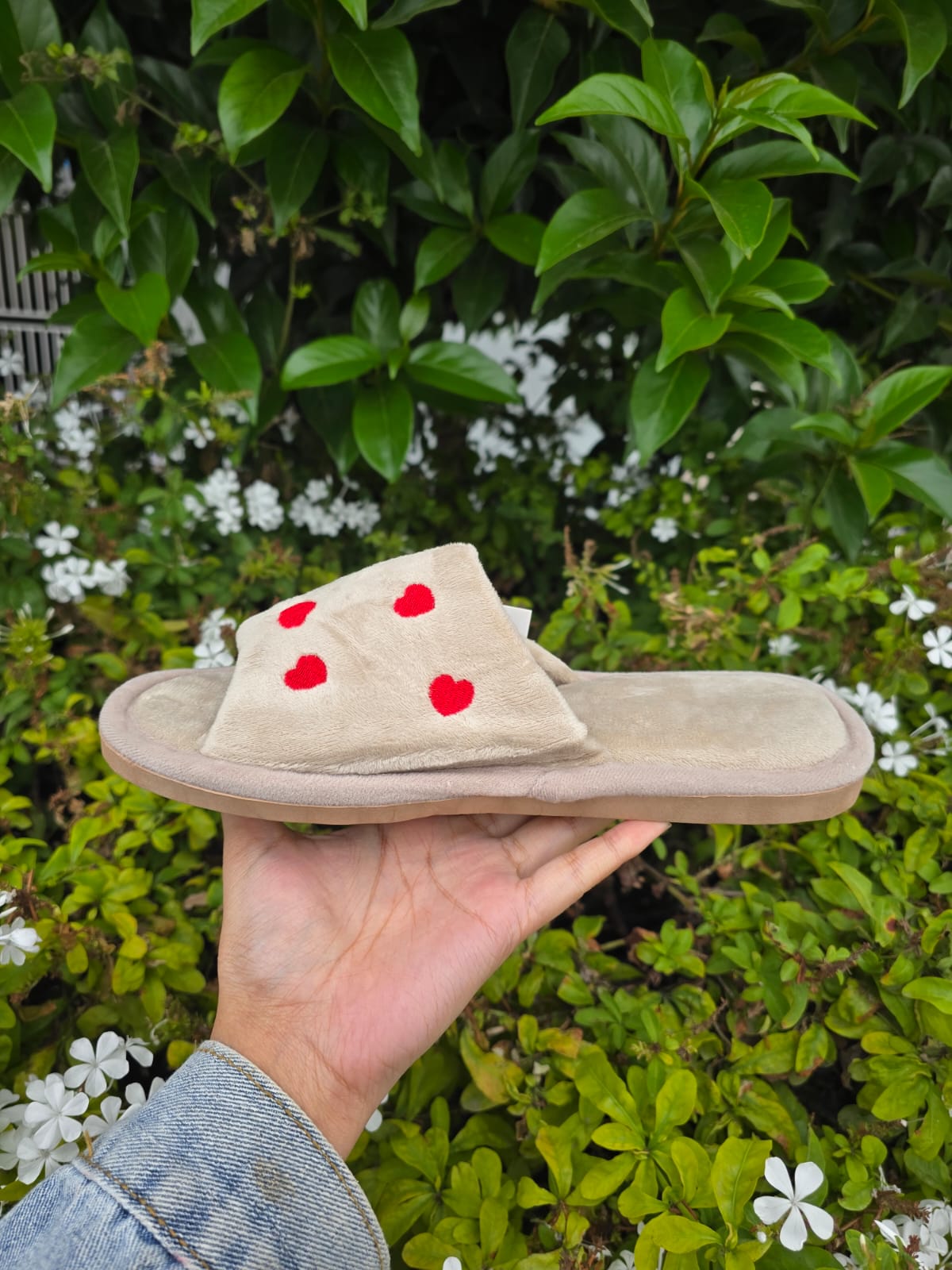 Heart Pattern Plush Slippers – Soft Cushioned Indoor Shoes