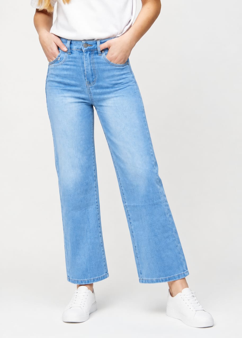 High-Rise Wide-Leg Jeans XD802