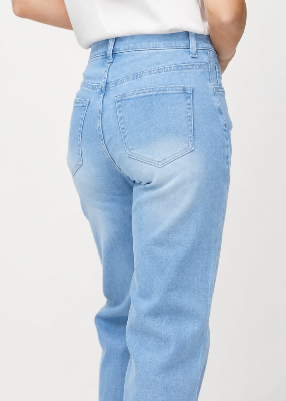 High-Rise Wide-Leg Jeans XD802