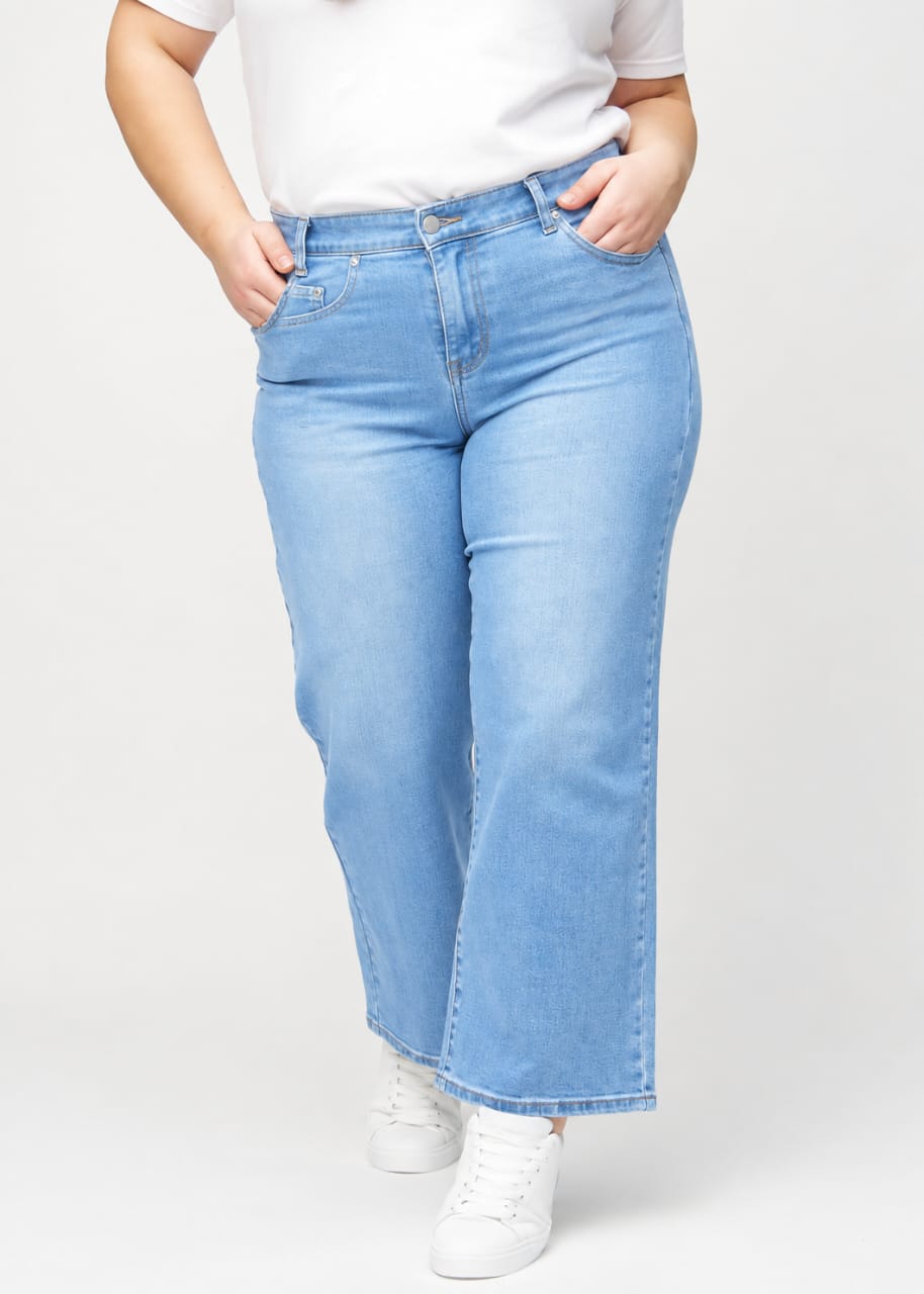 High-Rise Wide-Leg Jeans XD802