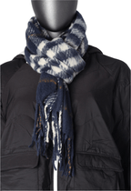 Oversized Checkered Scarf with Fringe – Soft & Stylish Winter Layer