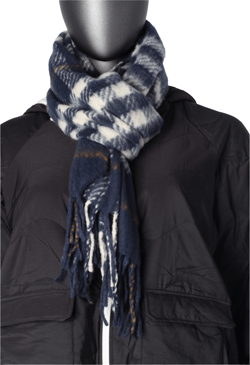 Oversized Checkered Scarf with Fringe – Soft & Stylish Winter Layer