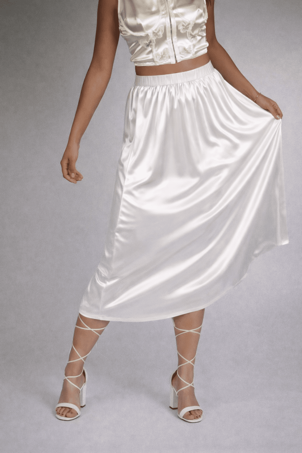 Thin silky pleated elastic waist midi skirt
