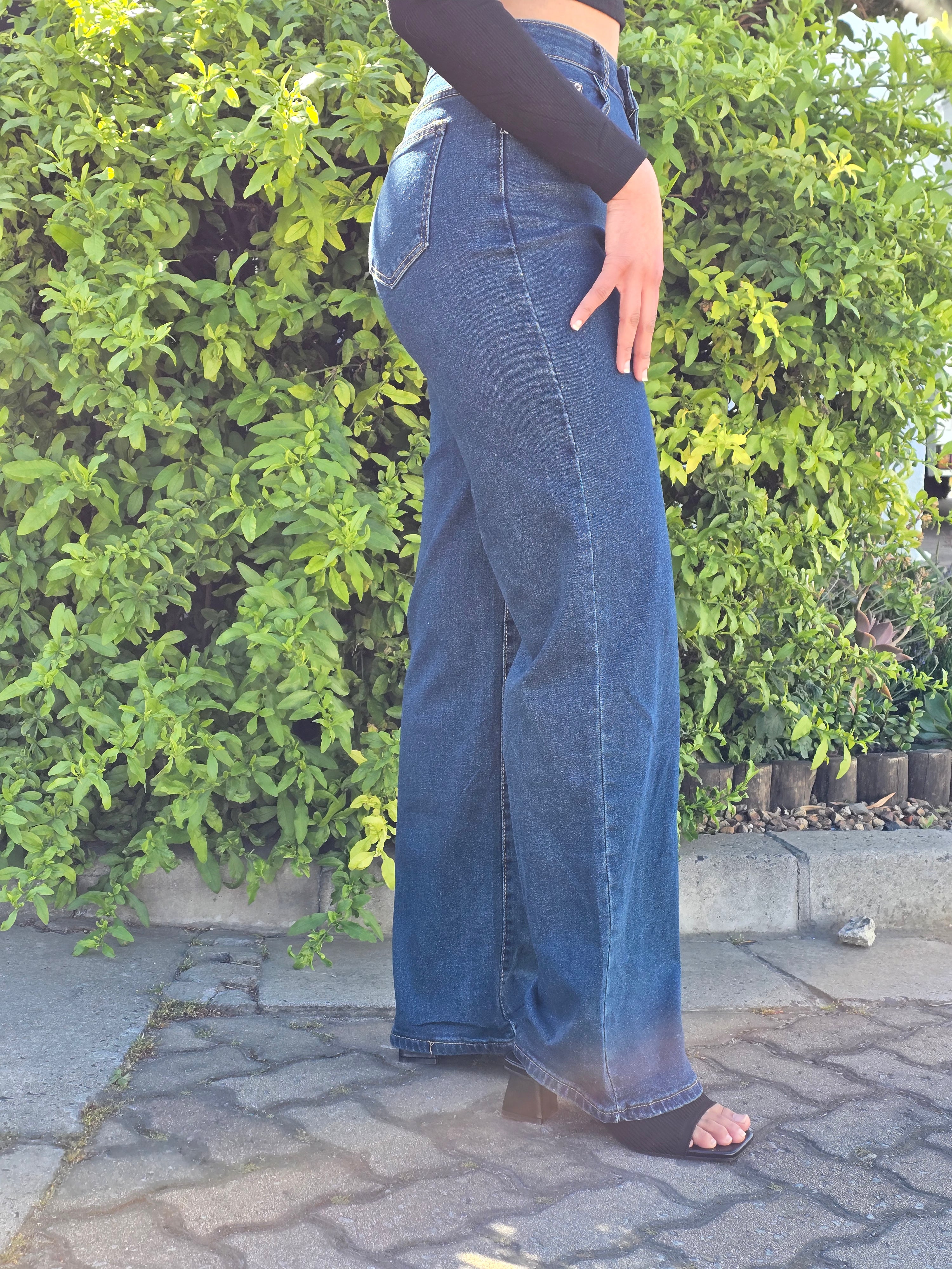Dark Blue Washed Out Denim Jeans – Relaxed Fit - DYQ-382