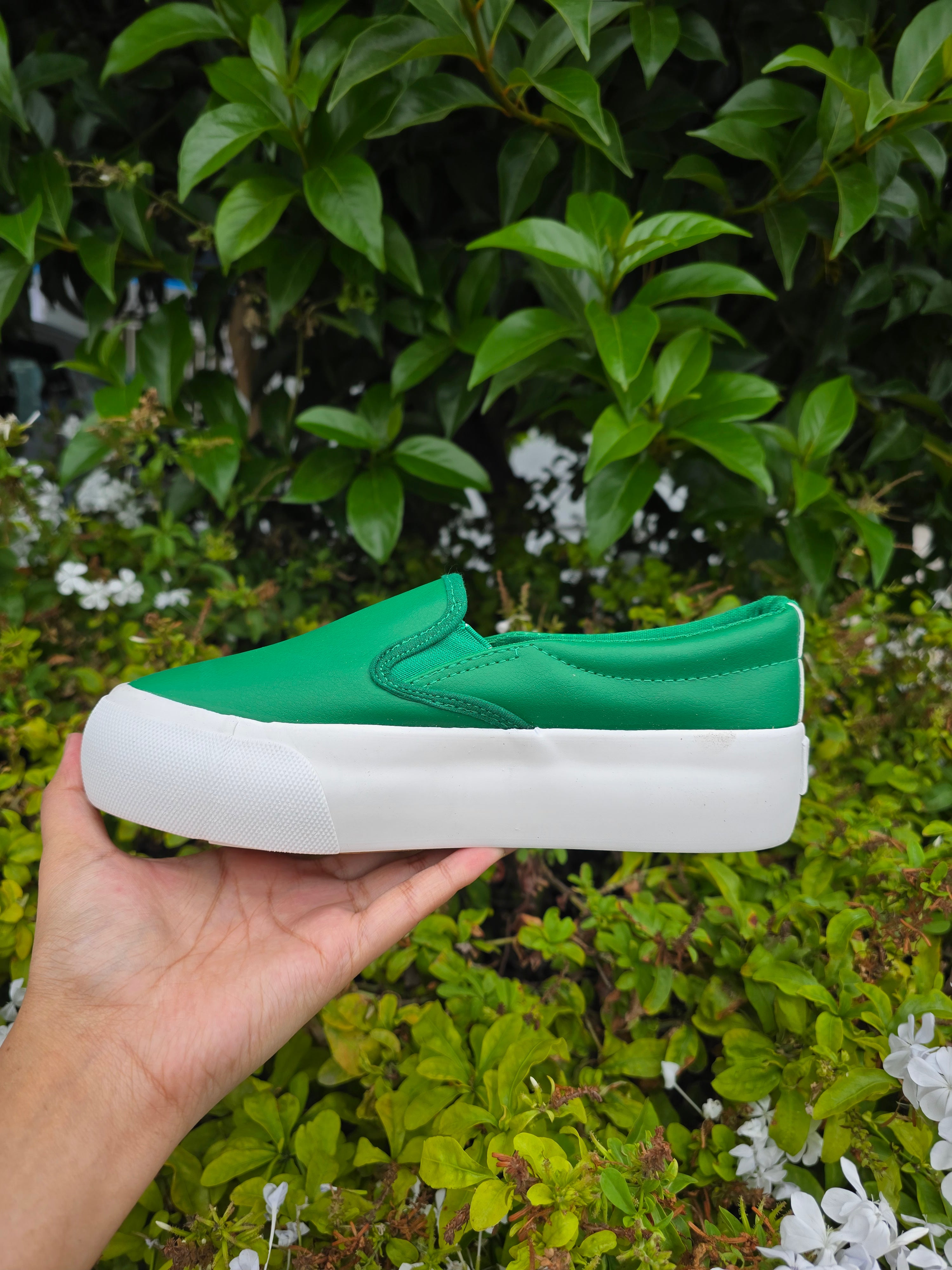 Slip-On Casual Sneakers – Lightweight Everyday Fashion Shoes