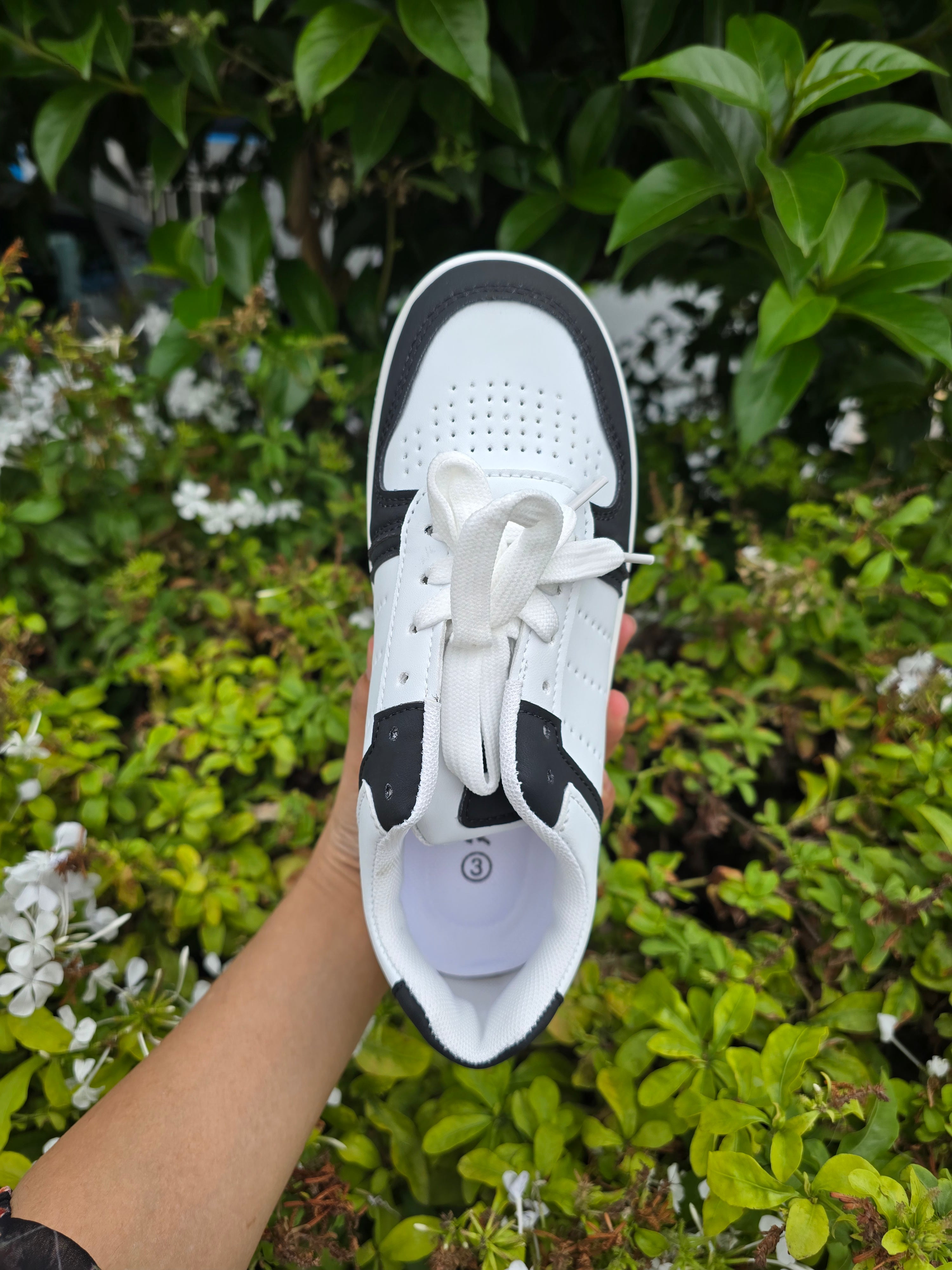 Women’s Casual Sneakers – Lace-Up Street Style Trainers
