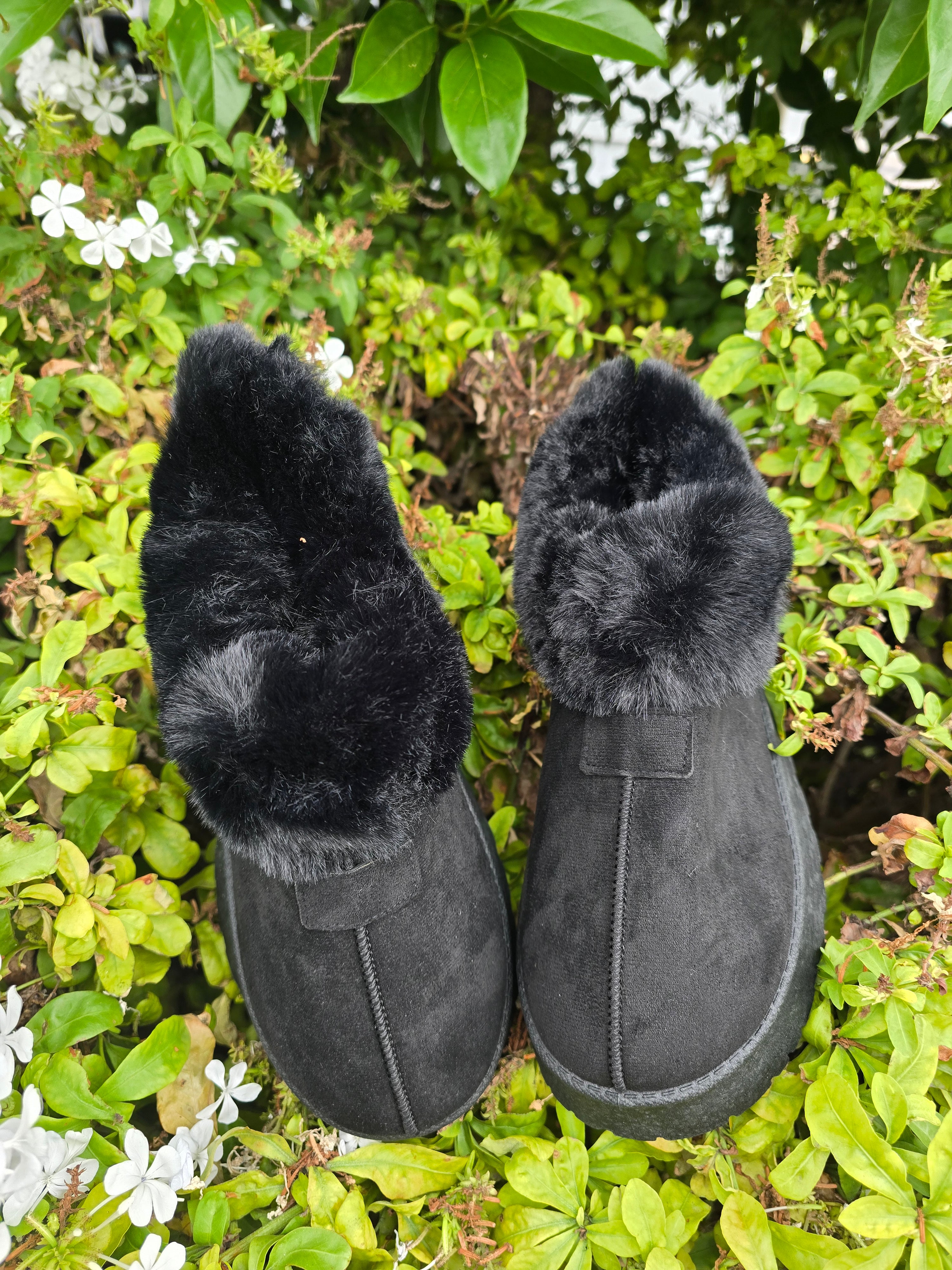 Women’s Black Fur Slip-On Winter Shoes – Warm Platform Casual Slippers