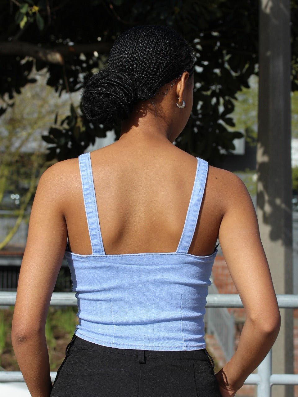Button-Up Denim Crop Top – Light Blue – XD21