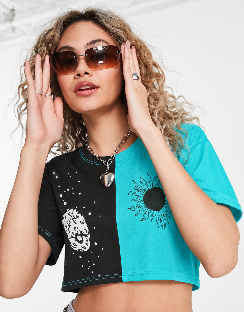 Eclipse Graphic Print Cropped T-Shirt