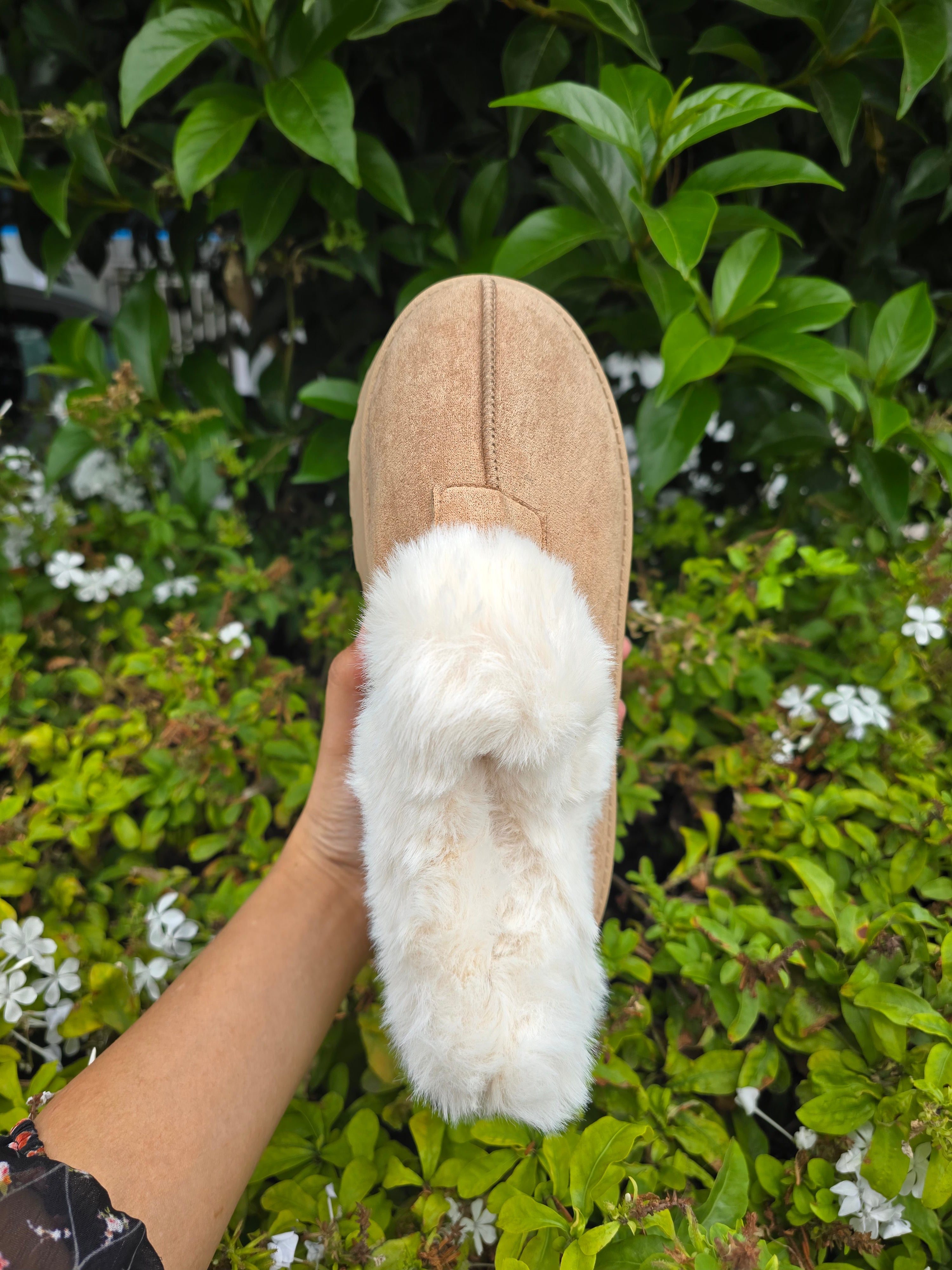 Women’s Black Fur Slip-On Winter Shoes – Warm Platform Casual Slippers