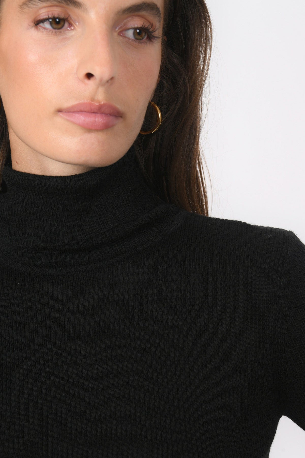 Long-Sleeve Ribbed Turtleneck Sweater
