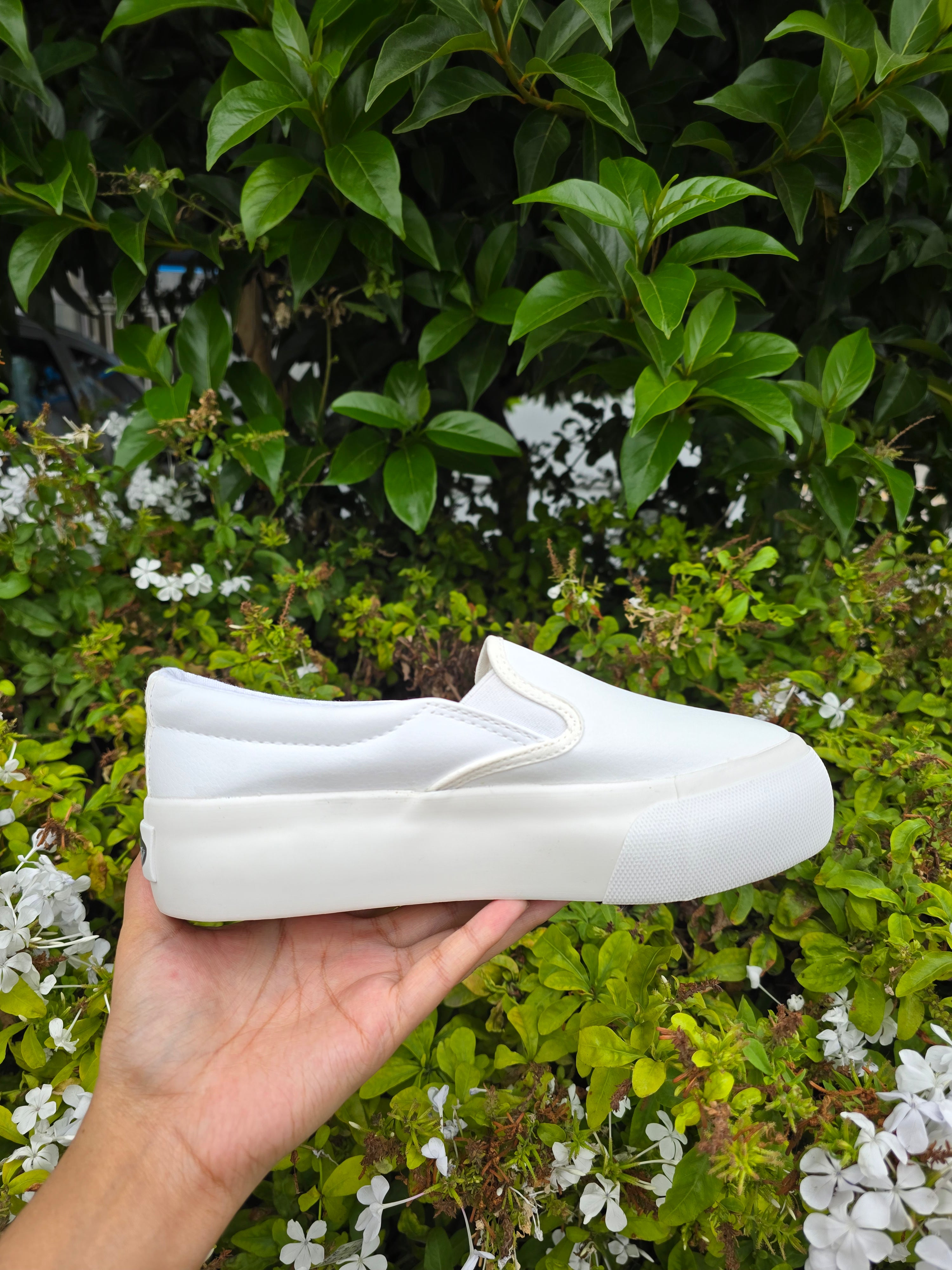 Slip-On Casual Sneakers – Lightweight Everyday Fashion Shoes