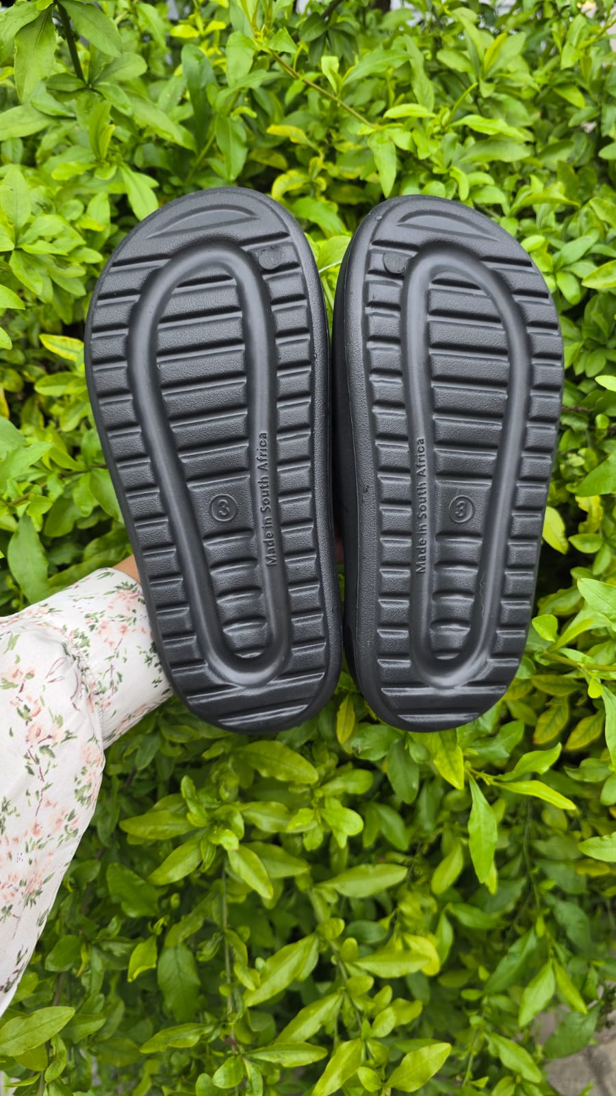 Sporty EVA Slide Sandals – Lightweight Slip-On Comfort