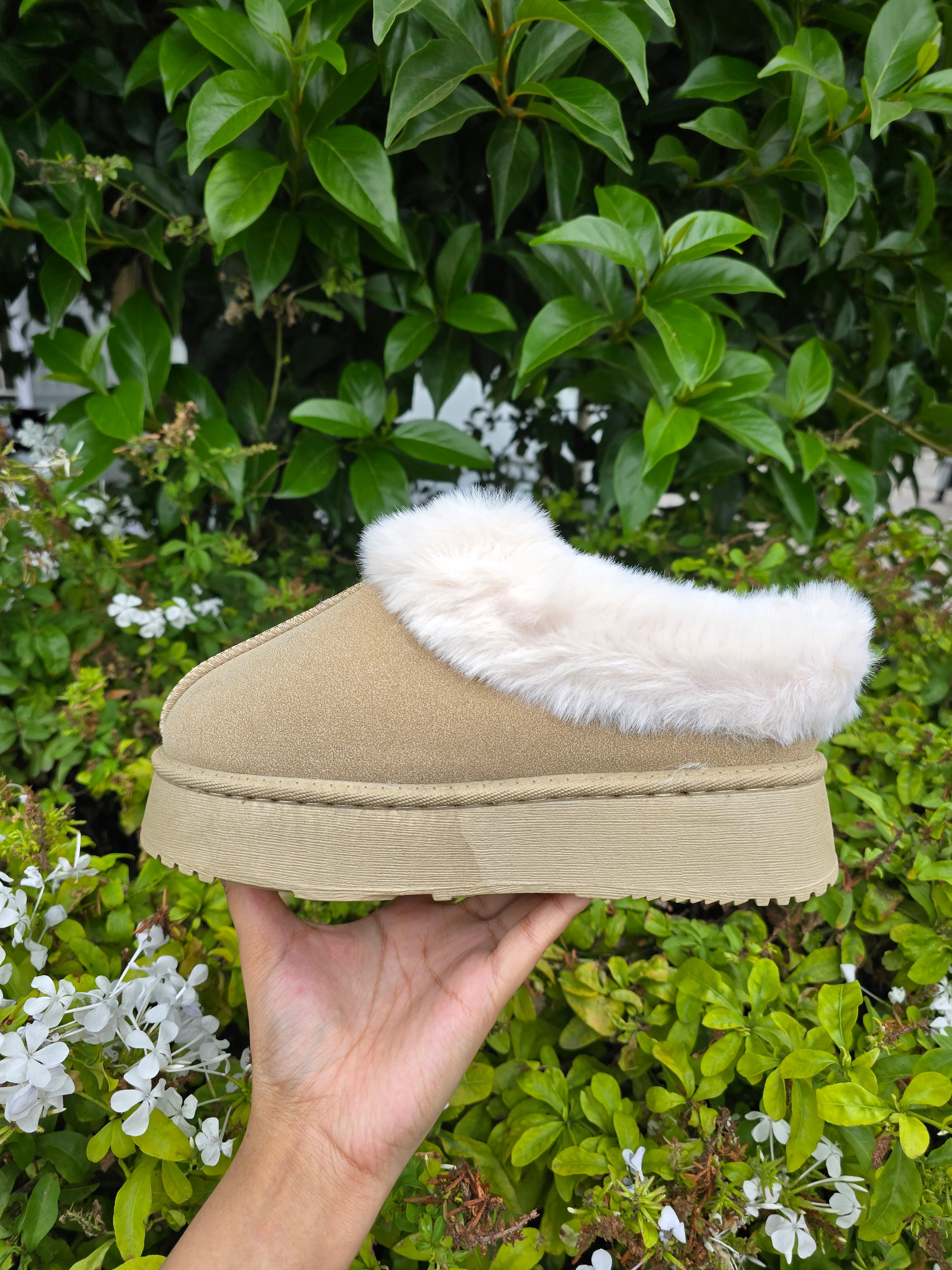 Women’s Faux Fur Platform Slippers – Cozy Winter Slip-On Shoes