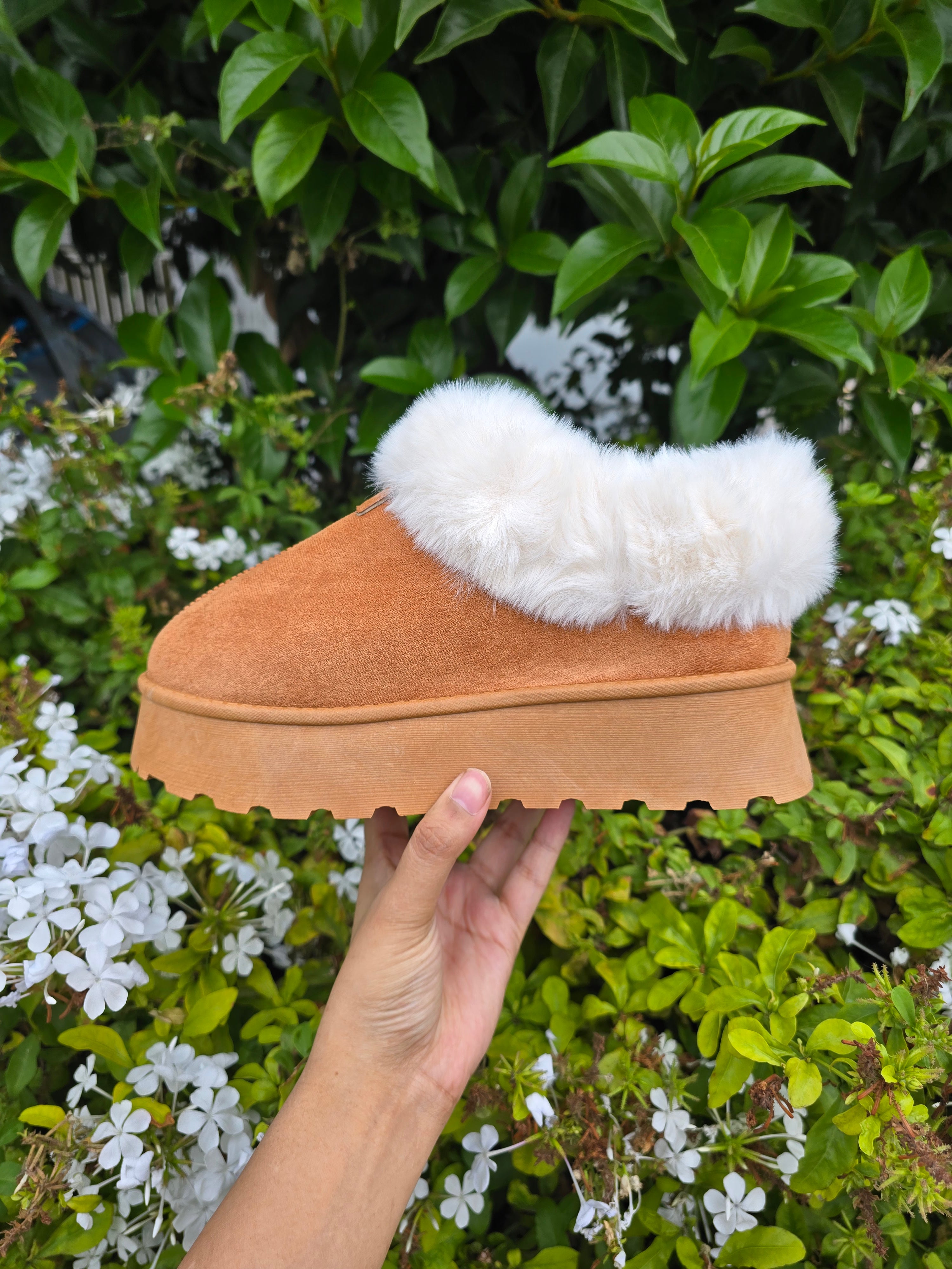 Women’s Black Fur Slip-On Winter Shoes – Warm Platform Casual Slippers