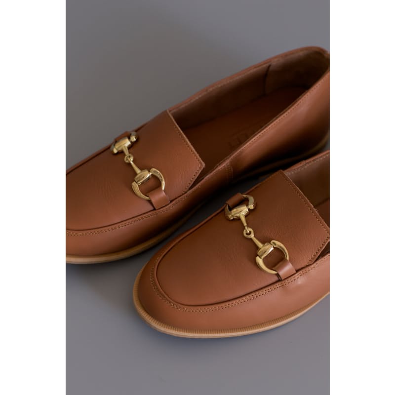 Classic Metal Detail Loafers – Elegant Slip-On Smart Casual Shoes