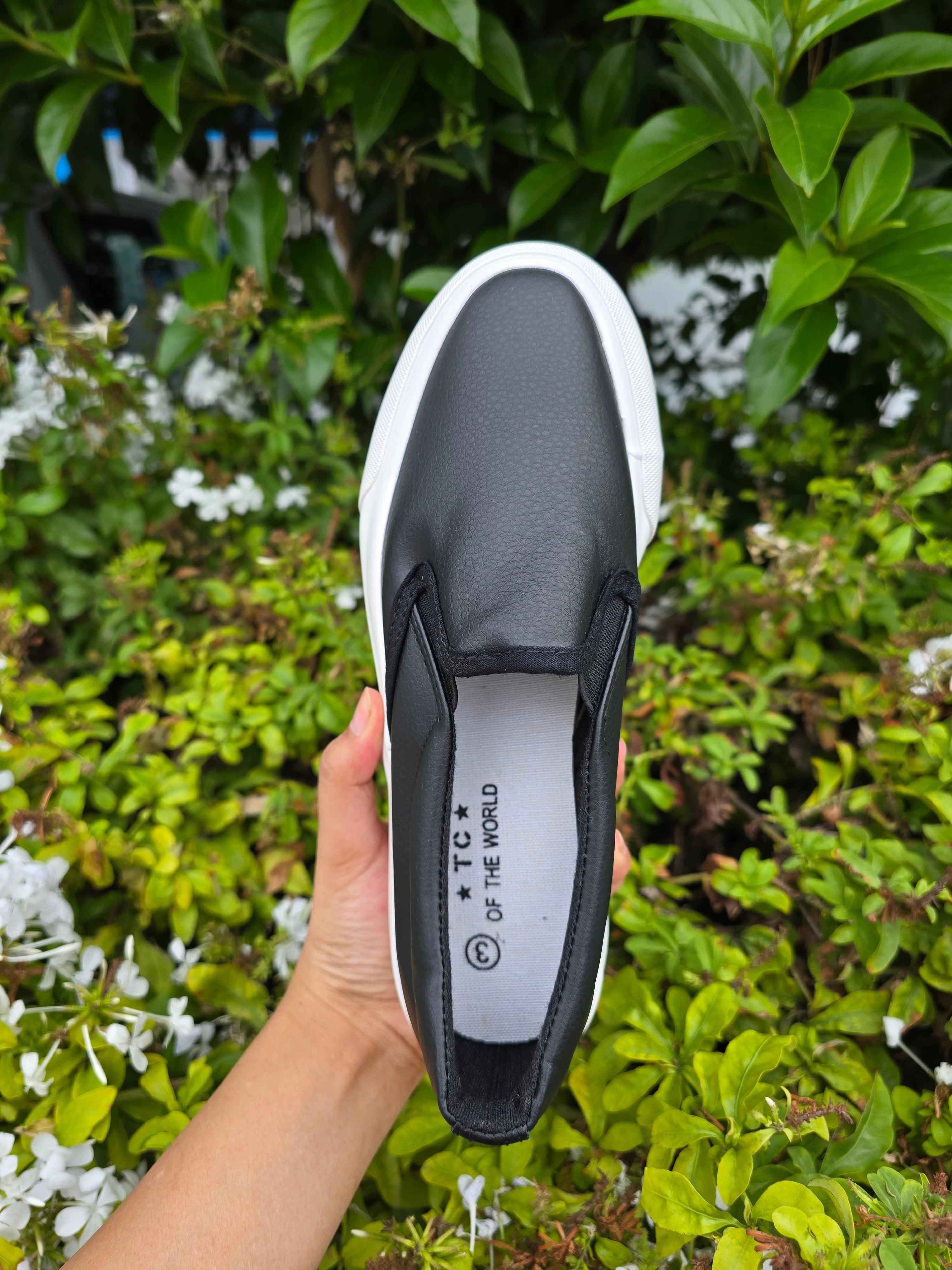 Slip-On Casual Sneakers – Lightweight Everyday Fashion Shoes