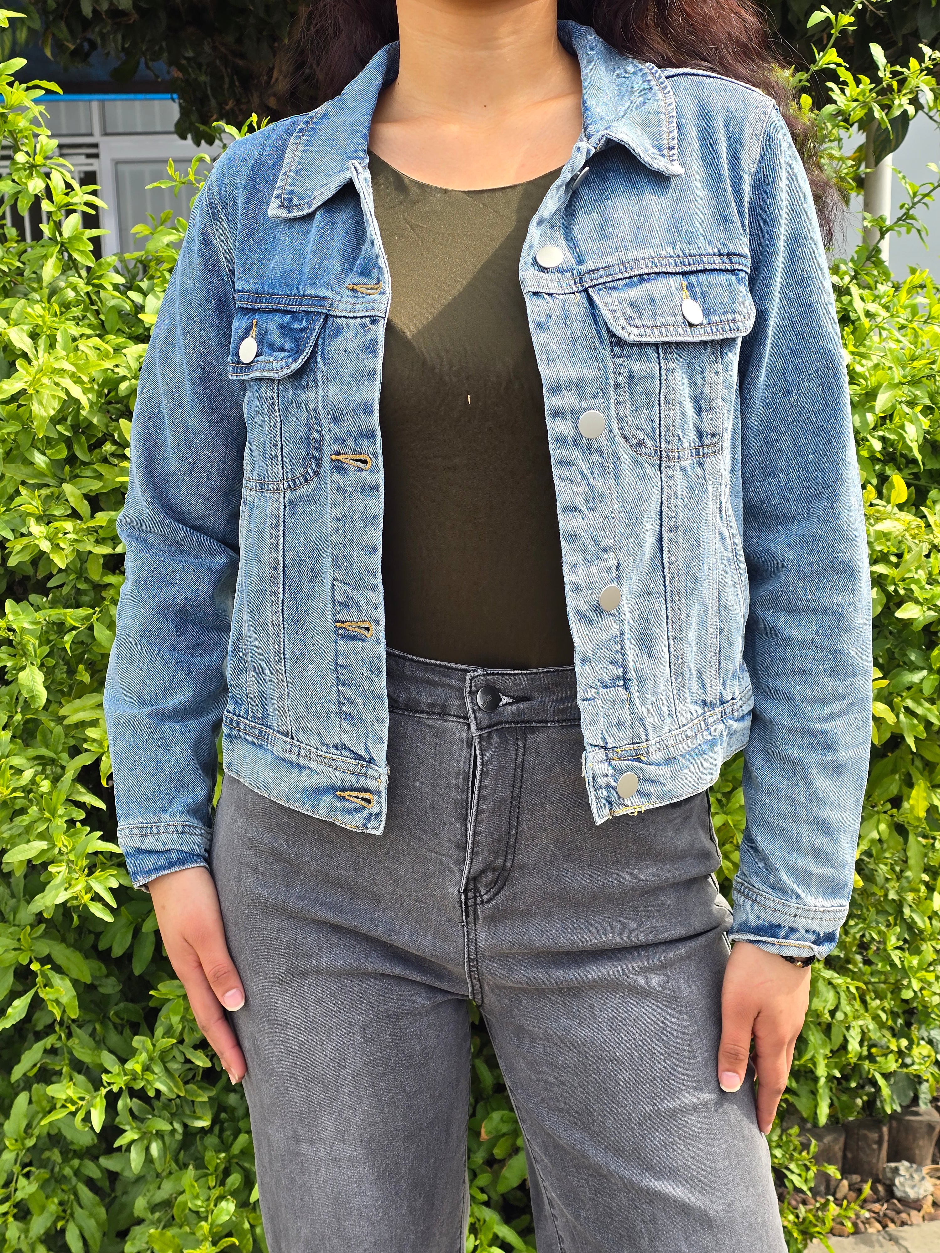Short Semi-Baggy Denim Jacket – Casual Streetwear Layer