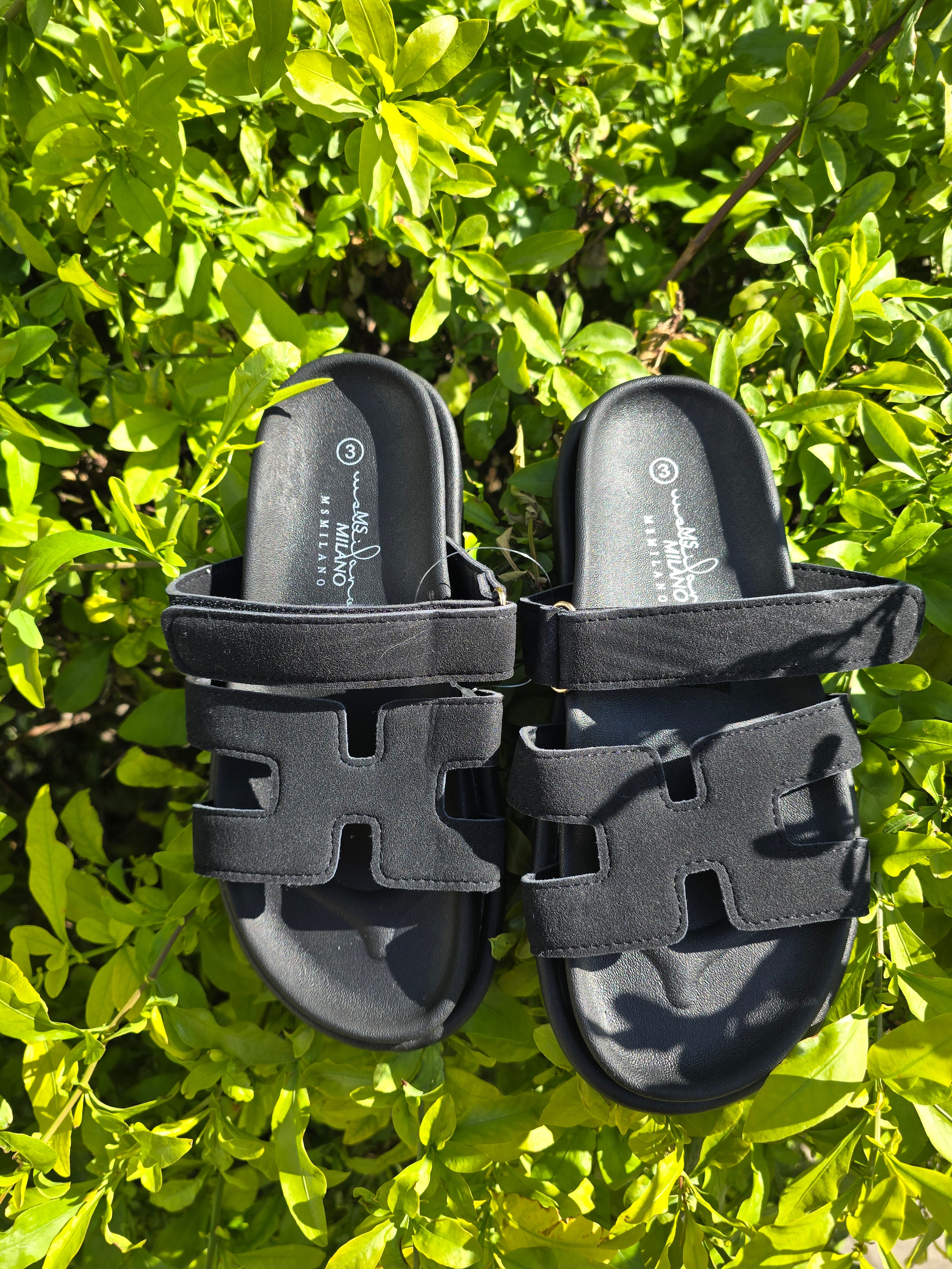 Women's Cut Out Slide Sandals- Comfortable Flat Summer Shoes